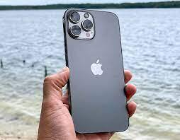 नकली आईफोन की बिल्ड क्वालिटी में भी आपको फर्क देखने को मिलेगा. कहने का मतलब जब आप एक असली आईफोन को देखेंगे तो उसका कैमरा, फ्रेम, डिस्प्ले, ग्लास आदि अलग बिल्ड क्वालिटी के होंगे और नकली आईफोन के अलग किस्म के.