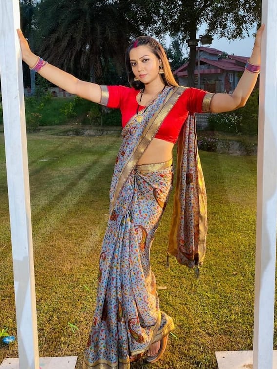 भोजपुरी एक्ट्रेस रक्षा गुप्ता के 10 शानदार वीडियो