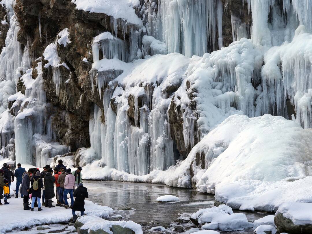 A Look At The Frozen Waterfall In Tangmarg In Pics