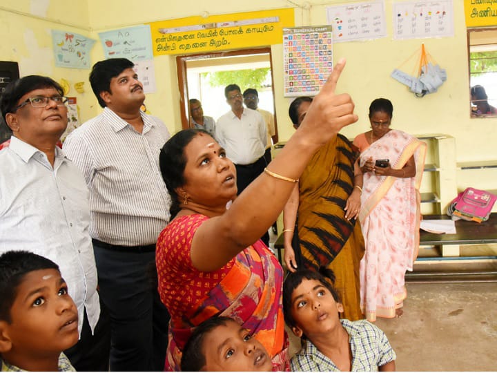 கரூர் ஆட்சியருக்கு டெல்லியில் விருது -   அமைச்சர் அமித் ஷா நேரில் வழங்கினார்