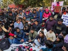 'बेटी बचाओ का नारा देने वाले बेटियों का कर रहे शोषण'- महिला पहलवानों के यौन शोषण के आरोपों पर कांग्रेस