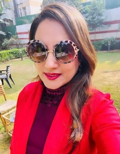 Success Story : लाखो फॉलोअर्स असलेल्या महिला IAS अधिकाऱ्याची जबरदस्त कहाणी; वडिलांना वाटत नव्हतं UPSC करावी, पण...