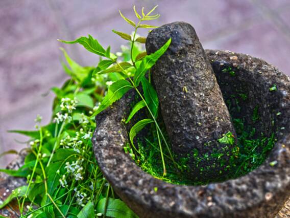 Tips To Cure Congestion And Sore Throat During Winters Using Ayurveda