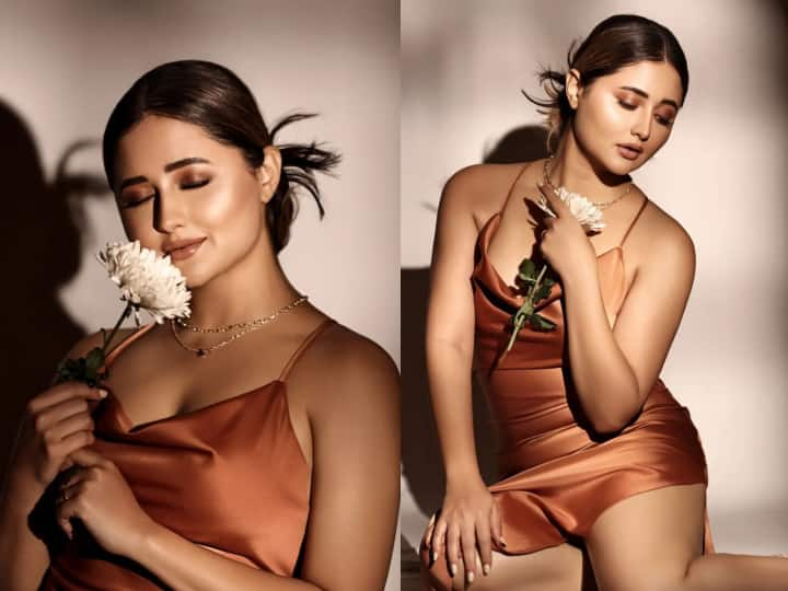 Rashami Desai Photos: टीवी जगत की जानी-मानी एक्ट्रेस रश्मि देसाई ने हाल ही में अपनी कातिलाना फोटोज शेयर की हैं. इन तस्वीरों में रश्मि का मदमस्त अंदाज देखने को मिल रहा है.