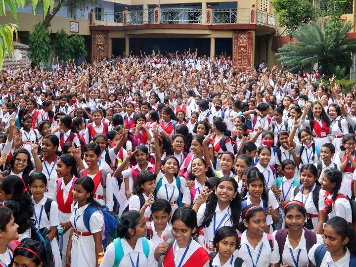 ASER Reading test Report reveals how level of Indian students decline abpp देश की स्कूली शिक्षा के स्तर में चौंकाने वाली गिरावट, बच्चे नहीं कर पा रहे हैं गुणा-भाग और जोड़ घटाना