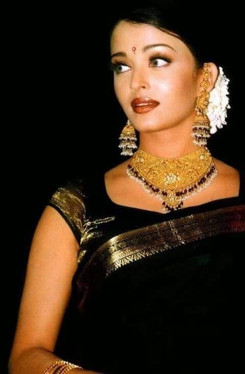 ਦੱਸ ਦੇਈਏ ਕਿ ਐਸ਼ਵਰਿਆ ਰਾਏ ਨੇ 1994 ਵਿੱਚ ਮਿਸ ਵਰਲਡ ਦਾ ਖਿਤਾਬ ਜਿੱਤਿਆ ਸੀ। ਇਸ ਤੋਂ ਬਾਅਦ ਉਨ੍ਹਾਂ ਨੇ ਫਿਲਮਾਂ ਦੀ ਦੁਨੀਆ 'ਚ ਕਦਮ ਰੱਖਿਆ।