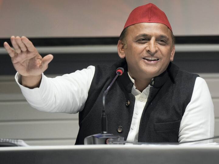 Akhilesh yadav hits at bjp on various issues including ease of doing business corruption and ittar park ann UP Politics: 'विज्ञापन होर्डिंग-बोर्ड से नहीं होता हर समस्या का समाधान', BJP पर अखिलेश यादव का तंज