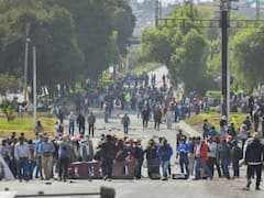 Peru Police Use Tear Gas To Block Marching Protesters Demanding Prez Boluarte Resignation