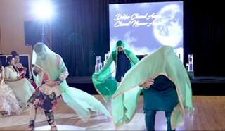 Funny Video: ਮਾਧੁਰੀ ਦੀਕਸ਼ਿਤ ਦੇ 'ਮਾਰ ਡਾਲਾ' ਗੀਤ 'ਤੇ ਦੋਸਤਾਂ ਨੇ ਕੀਤਾ ਮਜੇਦਾਰ ਡਾਂਸ, ਹੱਸ-ਹੱਸ ਕੇ ਕਮਲੇ ਹੋਏ ਲੋਕ, ਬੋਲੇ- ਸੱਚਮੁੱਚ 'ਮਾਰ ਡਾਲਾ'...