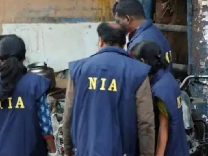 Ludhiana Court Blast: लुधियाना कोर्ट ब्लास्ट मामले में NIA की छापेमारी, जब्त किए 10.16 लाख रुपये Ludhiana court bomb blast case NIA raids two locations in punjab seizes Rs 10 lakh rupees Ludhiana Court Blast: लुधियाना कोर्ट ब्लास्ट मामले में NIA की छापेमारी, जब्त किए 10.16 लाख रुपये