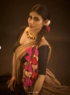 Mouni Roy: ਘਾਘਰਾ ਚੋਲੀ ਪਾ ਕੇ ਮੌਨੀ ਰਾਏ ਨੇ ਦਿਖਾਇਆ ਆਪਣਾ ਜਲਵਾ, ਤਸਵੀਰਾਂ 'ਚ ਨਜ਼ਰ ਆਇਆ ਅਦਾਕਾਰਾ ਦਾ ਕਿਲਰ ਅੰਦਾਜ਼