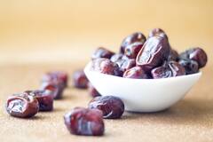 Dates Benefits : हिवाळ्यात खजूर खा; शरीराला मिळतील आश्चर्यकारक फायदे