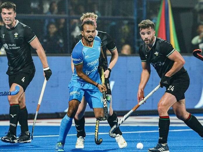 Hockey WC 2023: How will India qualify for Hockey World Cup quarterfinals? Hockey WC 2023: ક્વાર્ટરફાઇનલ માટે ડાયરેક્ટ ક્વોલિફાય ના કરી શકી ભારતીય ટીમ, હવે ક્રોસઓવર મેચથી થશે નિર્ણય