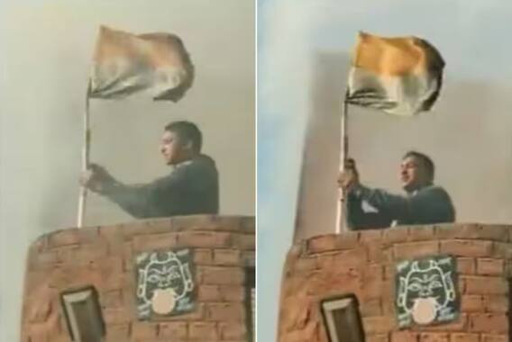 Viral Video: ਫੈਕਟਰੀ 'ਚ ਅੱਗ ਲੱਗਣ 'ਤੇ ਵਿਅਕਤੀ ਨੇ ਤਿਰੰਗੇ ਨੂੰ ਸੜਨ ਤੋਂ ਬਚਾਇਆ, ਯੂਜ਼ਰਸ ਕਰ ਰਹੇ ਹਨ ਸਲਾਮ