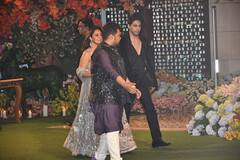 Anant Ambani ની સગાઈમાં બ્લેક સૂટમાં છવાઈ ગયો આર્યન ખાન, ગૌરી ખાને પણ દેખાડ્યો ગ્લેમરસ અવતાર, જુઓ તસવીરો