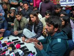 WFI President Controversy: ਰੈਸਲਿੰਗ ਫੈਡਰੇਸ਼ਨ ਖਿਲਾਫ਼ ਪਹਿਲਵਾਨਾਂ ਦੀ ਹੜਤਾਲ ਤੀਜੇ ਦਿਨ ਵੀ ਜਾਰੀ, ਪੜ੍ਹੋ ਹੁਣ ਤੱਕ ਦੀ ਪੂਰੀ ਅਪਡੇਟ