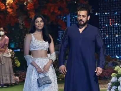 Anant-Radhika Engagement: ਕਾਰੋਬਾਰੀ ਮੁਕੇਸ਼ ਅੰਬਾਨੀ ਦੇ ਬੇਟੇ ਅਨੰਤ ਅੰਬਾਨੀ ਅਤੇ ਰਾਧਿਕਾ ਮਰਚੈਂਟ ਦੀ ਮੰਗਣੀ ਗੁਰੂਵਾਏ ਤੇ ਹੋਈ। ਇਸ ਦੌਰਾਨ ਬਾਲੀਵੁੱਡ ਸੁਪਰਸਟਾਰ ਸਲਮਾਨ ਖਾਨ ਆਪਣੀ ਭਤੀਜੀ ਆਲੀਆ ਨਾਲ ਪਹੁੰਚੇ।