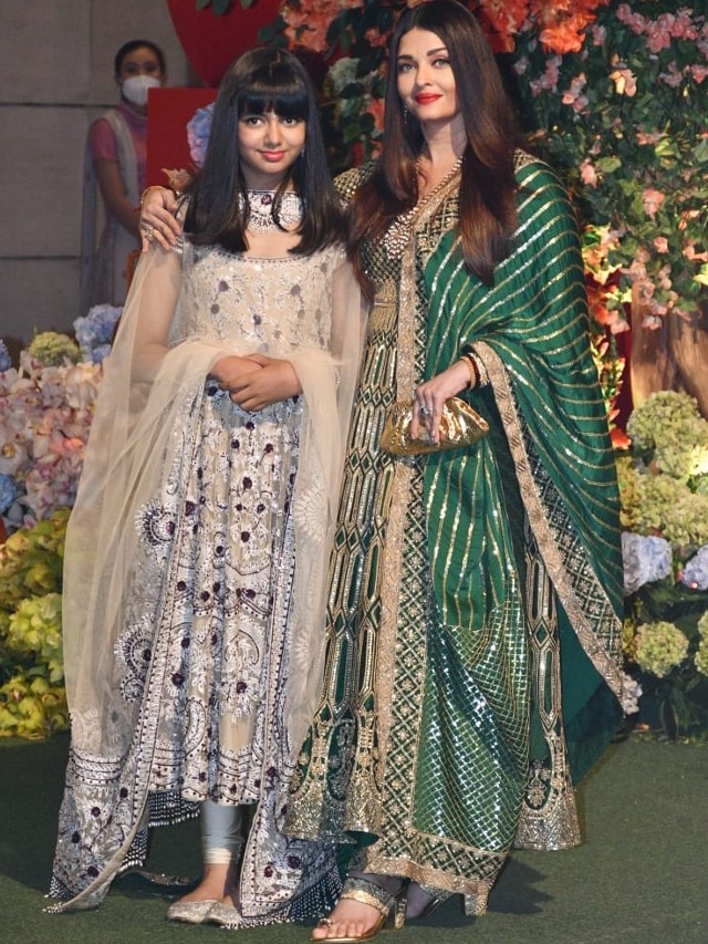 Aishwarya Rai Bachchan and Aaradhya Set Mother-Daughter Fashion Goals