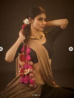 Mouni Roy: ਘਾਘਰਾ ਚੋਲੀ ਪਾ ਕੇ ਮੌਨੀ ਰਾਏ ਨੇ ਦਿਖਾਇਆ ਆਪਣਾ ਜਲਵਾ, ਤਸਵੀਰਾਂ 'ਚ ਨਜ਼ਰ ਆਇਆ ਅਦਾਕਾਰਾ ਦਾ ਕਿਲਰ ਅੰਦਾਜ਼