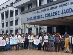 जूनियर डॉक्टर्स की अनिश्चितकालीन हड़ताल, सरकारी अस्पतालों में स्वास्थ्य सेवाए हुईं ठप