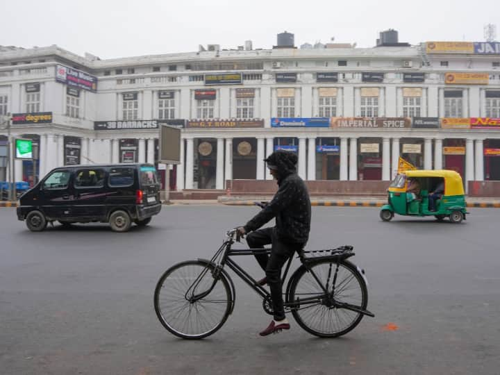 today weather update 19 january Abatement of cold wave condition Western Disturbance rain forecast Weather Update: दिल्ली-NCR समेत उत्तर भारत में शीतलहर से राहत, IMD ने जारी किया 5 दिनों के मौसम का अपडेट