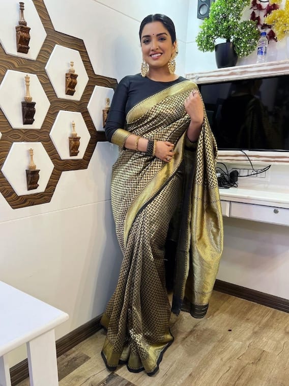 भोजपुरी एक्ट्रेस आम्रपाली दुबे ने ट्रेडिशनल लुक में बिखेरे जलवे