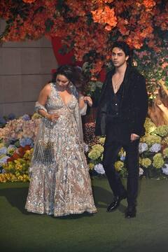 Anant Ambani ની સગાઈમાં બ્લેક સૂટમાં છવાઈ ગયો આર્યન ખાન, ગૌરી ખાને પણ દેખાડ્યો ગ્લેમરસ અવતાર, જુઓ તસવીરો