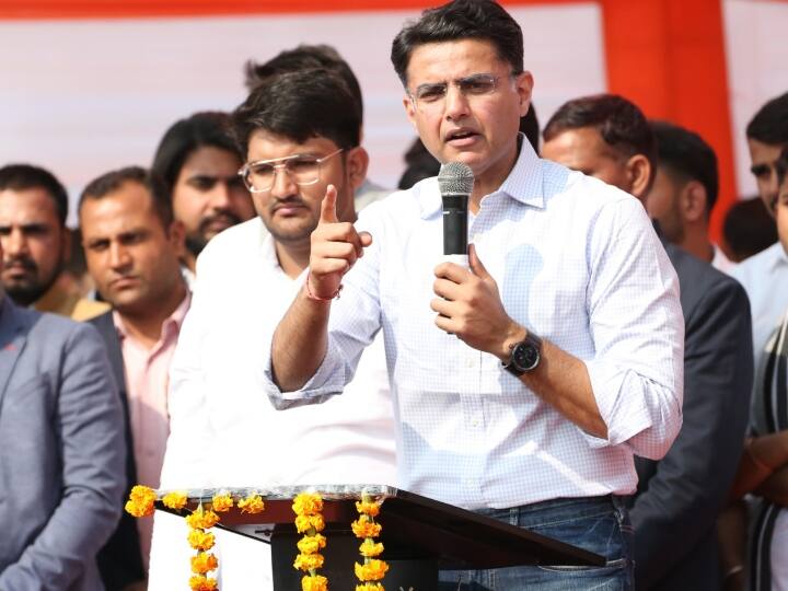 Rajasthan: युवाओं में सचिन पायलट को लेकर अलग ही उत्साह रहता है. कांग्रेस नेता महाराजा कॉलेज के छात्रसंघ कार्यालय के उद्घाटन में पहुंचे. इस दौरान यहां उनके नाम के नारे भी लगाए गए.