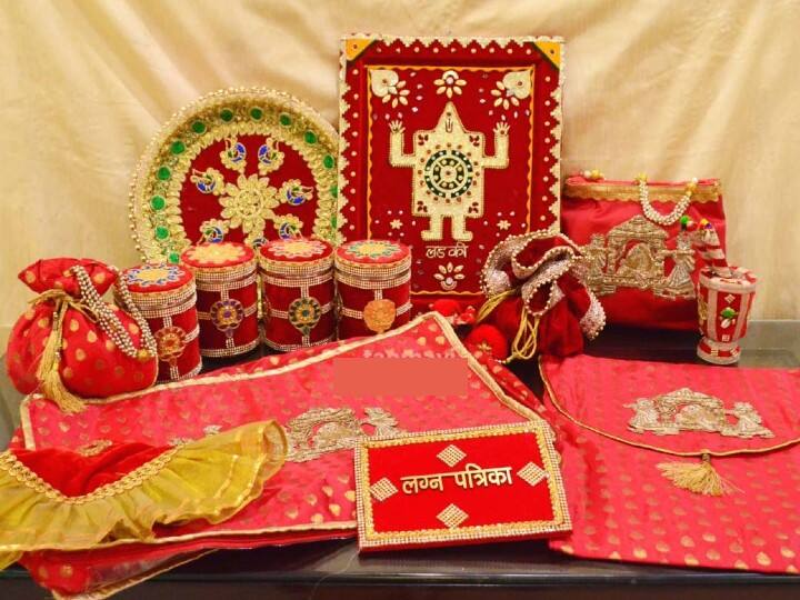 शास्त्रों के अनुसार बसंत पंचमी पर शंकर-पार्वती का विवाह के लिए तिलकोत्सव हुआ था. इस दिन विवाह से जु़ड़ी सामग्री जैसे शादी का जोड़ा खरीदना बहुत शुभ माना जाता है. मान्यता है इससे सौभाग्य में वृद्धि होती है.