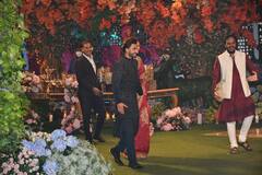 Deepika padukone-Ranveer singh : அம்பானி வீட்டு விசேஷத்தில் கலந்து கொண்ட தீபிகா ரன்வீர் ஜோடி !