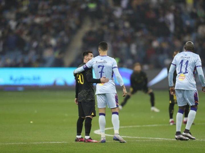 Ronaldo vs Messi Match : सौदी अरेबियात रियाद 11 विरुद्ध पॅरिस सेंट जर्मन (PSG) फुटबॉल क्लब यांच्यातील सामन्यात पीएसजी संघाने 5-4 च्या फरकाने बाजी मारली.