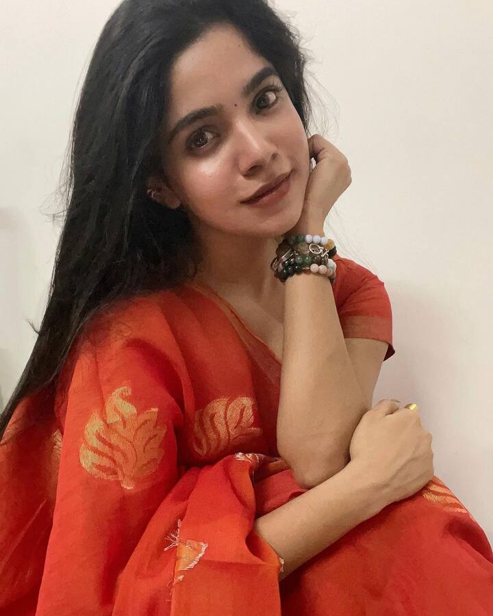 கண்ணே கண்ணே நீளும் காலம் வேண்டும் வாராயோ அருகிலே