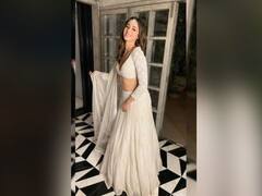 Ananya Pandey: वाइट कलर के लहंगे में बला की खूबसूरत दिखीं अनन्या पांडे, फ्रेंड की शादी में आप भी करें एक्ट्रेस के लुक को रिक्रिएट