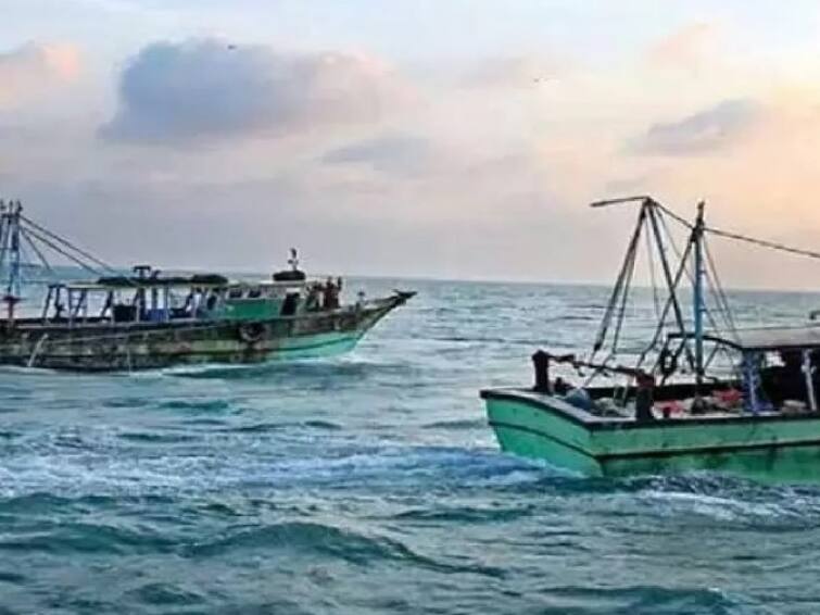 Cargo ship collides with fishermen's boat - Search for missing fisherman in sea intensified TNN மீனவர்கள் சென்ற படகின் மீது மோதிய சரக்கு கப்பல்  கடலில் மாயமான மீனவர்