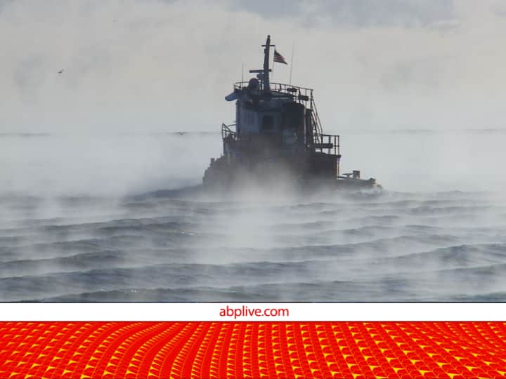 Sea Smoke: सर्दियों के मौसम में अक्सर नदियों, तालाबों और महासागरों के पानी के ऊपर गैस जैसा कुछ नजर आता है. महासागरों में यह देखने में कोहरे जैसी लगती है. आखिर ये होता क्या है?