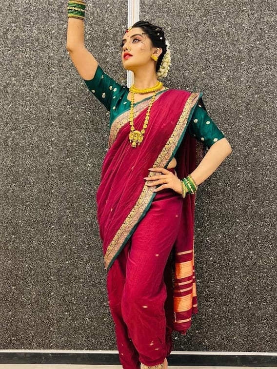 अक्षरा सिंह के बेस्ट साड़ी लुक