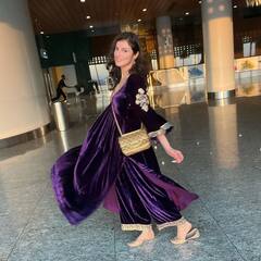 Divya Khosla Kumar:  પર્પલ વેલવેટ સૂટ લૂકમાં દિવ્યા ખોસલા લાગી ખૂબ સુંદર