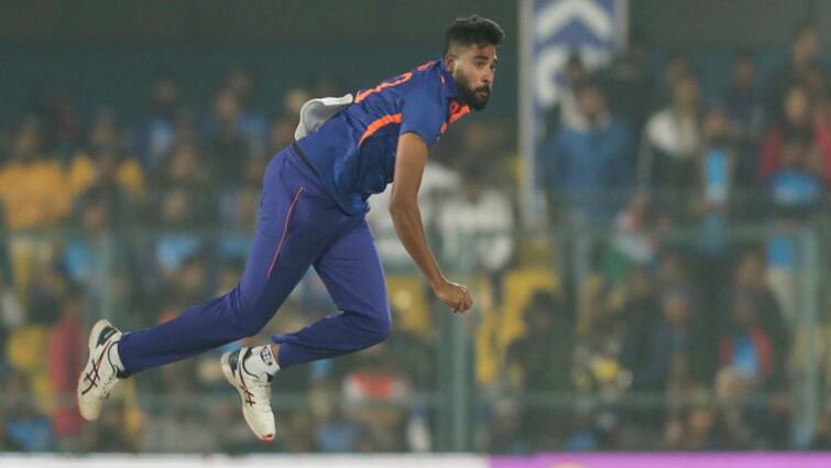 IND vs NZ: Paras Mhambrey discussed Mohammed Siraj's future in team india Mhambrey On Siraj: যশপ্রীত বুমরা দলে ফিরলে কি জায়গা হারাবেন সিরাজ? ভারতীয় বোলিং কোচের কথায় ইঙ্গিত স্পষ্ট