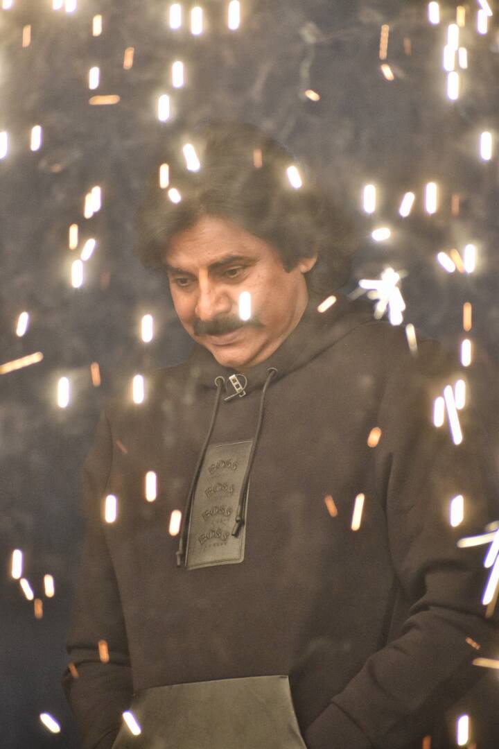 అన్‌స్టాపబుల్‌లో పవన్ కళ్యాణ్ ఎపిసోడ్‌లో సాయిధరమ్ తేజ్ కూడా కనిపించనున్నాడు.