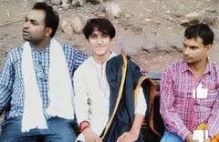 Bageshwar Dham: बागेश्वर धाम के पंडित धीरेंद्र शास्त्री की परिवार के साथ अनदेखी तस्वीरें, यहां रहकर हुई थी उनकी स्कूलिंग