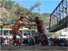 उत्तरायणी मेले में पहली बार दिखा कुश्ती का दंगल, कई राज्यों के पहलवानों ने दिखाया दमखम