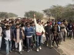 टीचर्स की कमी से नाराज स्कूली छात्रों ने किया पैदल कूच, शिक्षा विभाग में हड़कंप, ऐसे संभली बात