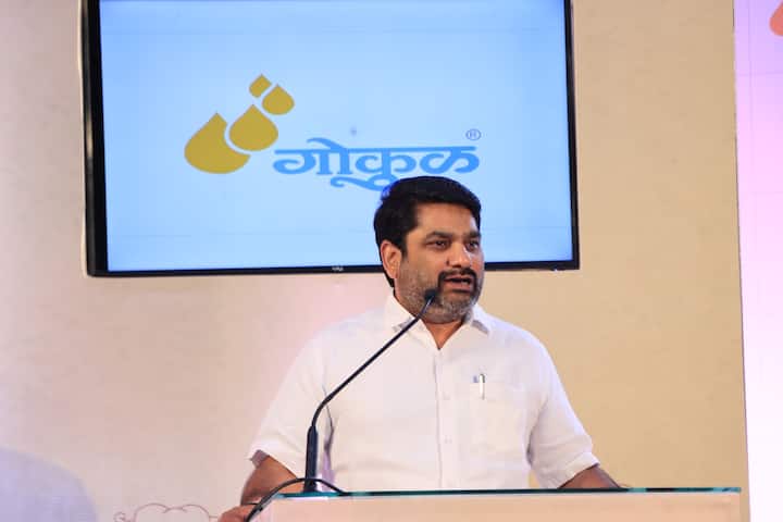 कोल्हापुरात दूध व्यावसायिकांना पशुसंवर्धनाचे ज्ञान आणि डेअरीच्या नवीन तंत्रज्ञानाची माहिती देण्यासाठी आयोजित केलेल्या इंडियन डेअरी फेस्टिवल 2023 चे उद्घाटन आमदार सतेज पाटील यांच्या हस्ते करण्यात आले.