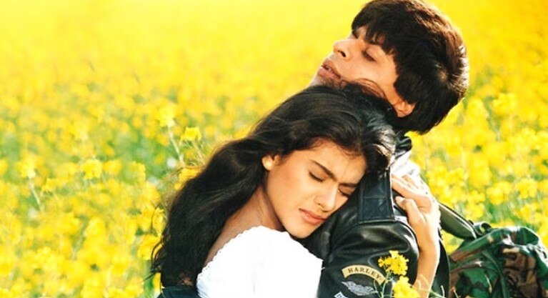 National Hugging Day 2023: DDLJ से लेकर 'सिलसिला' तक, बॉलीवुड की इन फिल्मों के Hugs सींस रहे यादगार