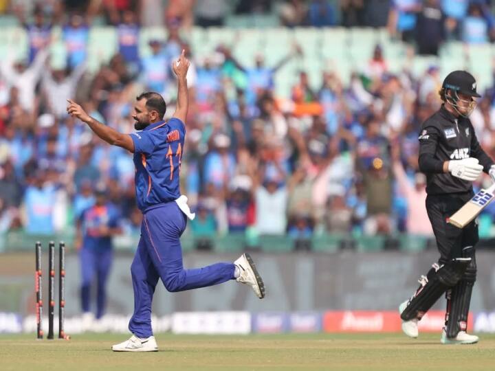 New Zealand reduced to just 108 runs in Raipur ODI IND vs NZ 2nd ODI Shaheed Veer Narayan Singh International Stadium IND vs NZ: भारतीय गेंदबाजों का कमाल, सिर्फ 108 पर सिमटी कीवी टीम, दहाई का आंकड़ा नहीं छू सके आठ बल्लेबाज़