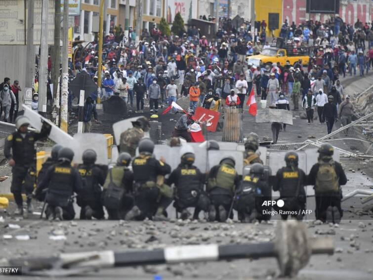 Over 50 Injured Amid Rising Tension In Peru As Anti-Govt Protesters Clash With Police Over 50 Injured Amid Rising Tension In Peru As Anti-Govt Protesters Clash With Police