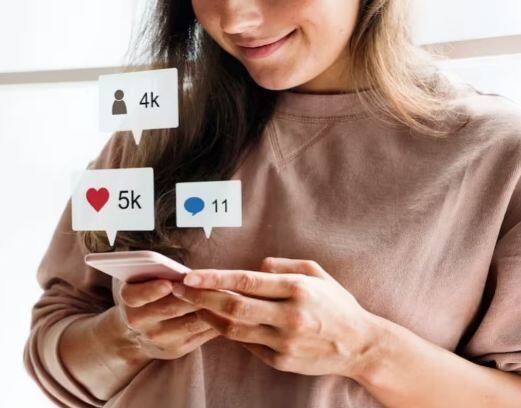 ਜਿਨ੍ਹਾਂ 'ਤੇ ਇਹ ਲਾਗੂ ਹੋਣਗੇ ਨਿਯਮ : ਸੀਸੀਪੀਏ ਨੇ ਆਪਣੇ ਦਿਸ਼ਾ-ਨਿਰਦੇਸ਼ਾਂ 'ਚ ਕਿਹਾ ਹੈ ਕਿ ਇਹ ਨਿਯਮ ਉਨ੍ਹਾਂ ਸਾਰੇ ਵਿਅਕਤੀਆਂ 'ਤੇ ਲਾਗੂ ਹੋਣਗੇ ਜੋ ਲੋਕਾਂ ਨੂੰ ਆਪਣੇ ਕੰਮ ਜਾਂ ਇਸ਼ਤਿਹਾਰ ਰਾਹੀਂ ਪ੍ਰਭਾਵਿਤ ਕਰਦੇ ਹਨ। ਤਸਵੀਰ ਵਿੱਚ ਸਾਰੇ ਵੇਰਵਿਆਂ ਦਾ ਸਪਸ਼ਟ ਤੌਰ 'ਤੇ ਜ਼ਿਕਰ ਕਰਨਾ ਲਾਜ਼ਮੀ ਹੈ। ਇਸ ਦੇ ਨਾਲ ਹੀ ਵੀਡੀਓ ਦੇ ਮਾਮਲੇ 'ਚ ਤੁਸੀਂ ਕੋਈ ਵੀ ਜਾਣਕਾਰੀ ਨਹੀਂ ਲੁਕਾ ਸਕਦੇ ਹੋ। ਵਰਣਨ ਤੋਂ ਇਲਾਵਾ, ਵੀਡੀਓ ਵਿੱਚ ਪੂਰੀ ਬ੍ਰਾਂਡ ਜਾਣਕਾਰੀ ਵੀ ਹੋਣੀ ਚਾਹੀਦੀ ਹੈ।