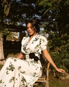 Esha Gupta PHOTO: વ્હાઈટ સમર ડ્રેસમાં જોવા મળ્યો ઈશા ગુપ્તાનો કાતિલ અંદાજ