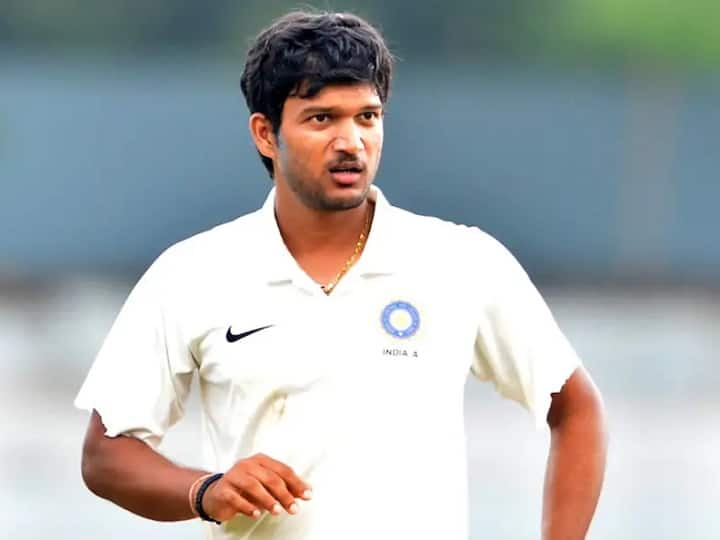 Ranji Trophy 2022-23 Top Bowlers: इस सीजन में अभी ग्रुप स्टेज के मुकाबले खेले जा रहे हैं. अब तक सभी टीमें 6-6 मैच खेल चुकी हैं. यहां जलज सक्सेना सबसे सफल गेंदबाज बनकर उभरे हैं.