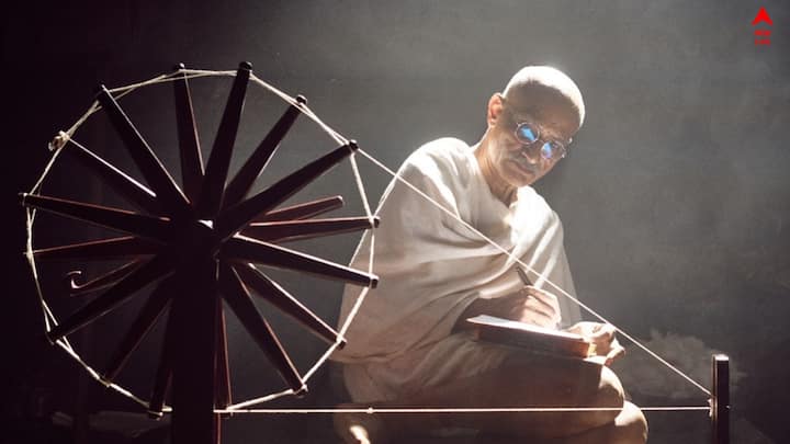 জাতীয় পুরষ্কার জয়ী রাজকুমার সন্তোষী এর আগে একের পর এক ছবি উপহার দিয়েছেন দেশকে।
